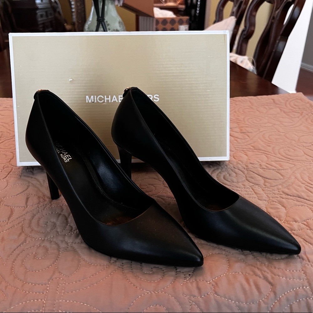 Michael Kors Dorothy Leather Pointed Toe Stiletto Pumps